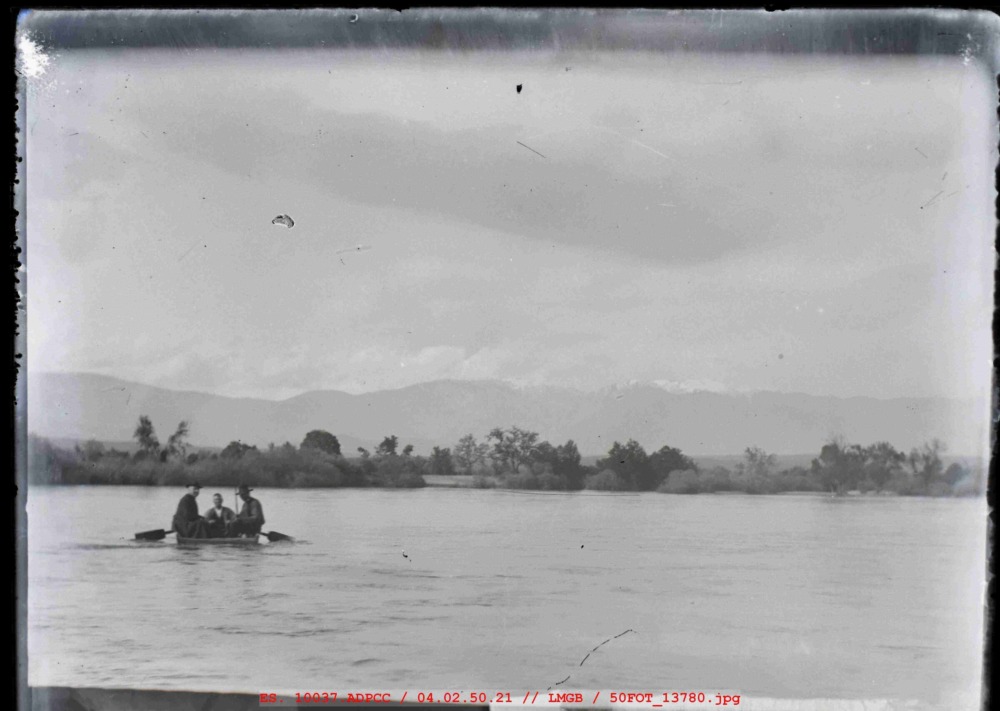 Barca en el río Tiétar