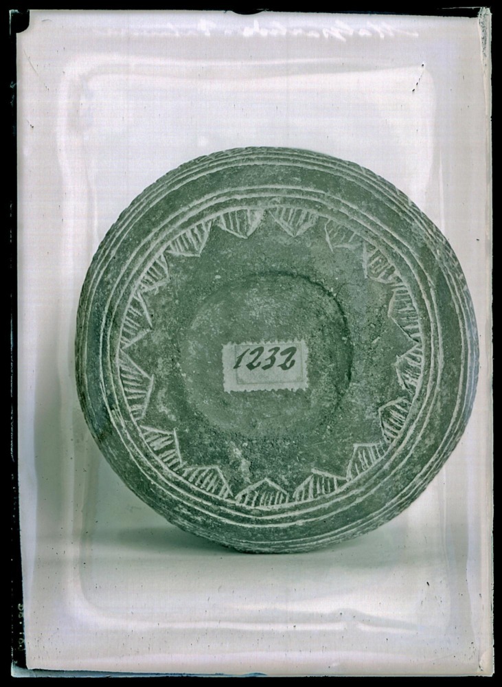 Base del vaso campaniforme de Malpartida en los fondos