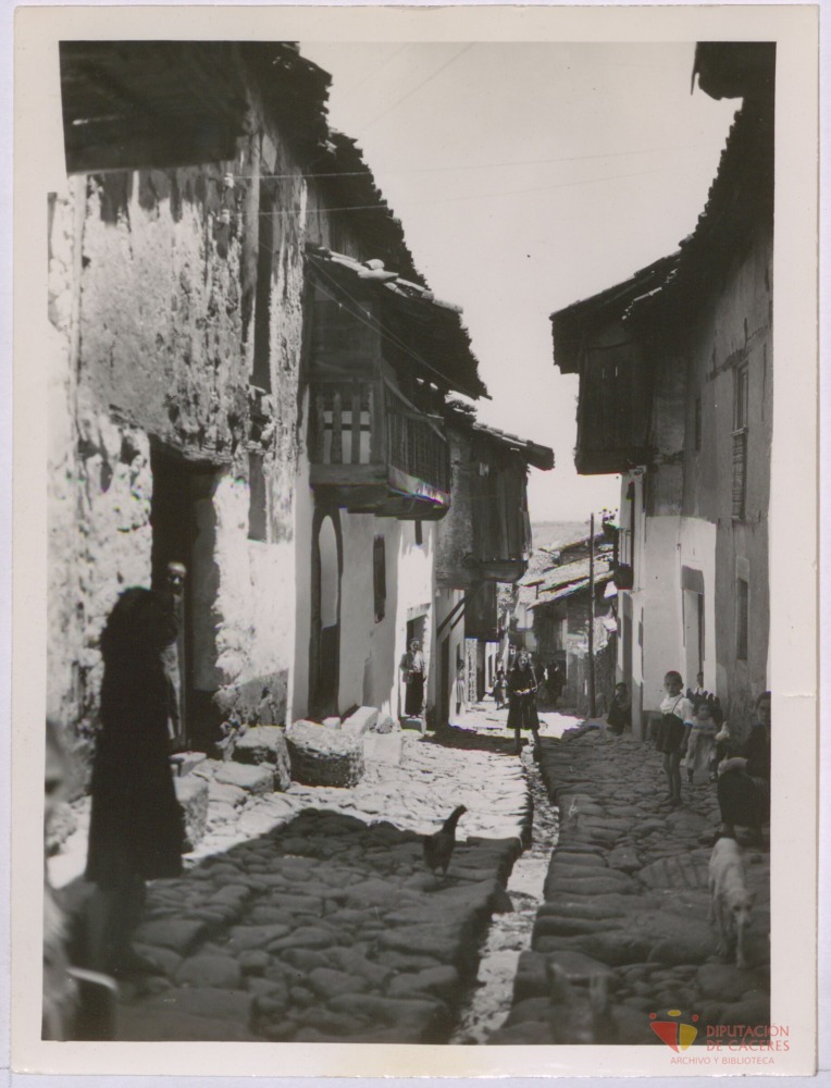 Calle típica de Valverde de la Vera