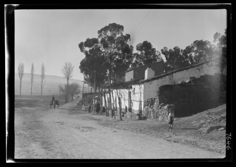 Casa junto a la carretera de Malpartida de Plasencia