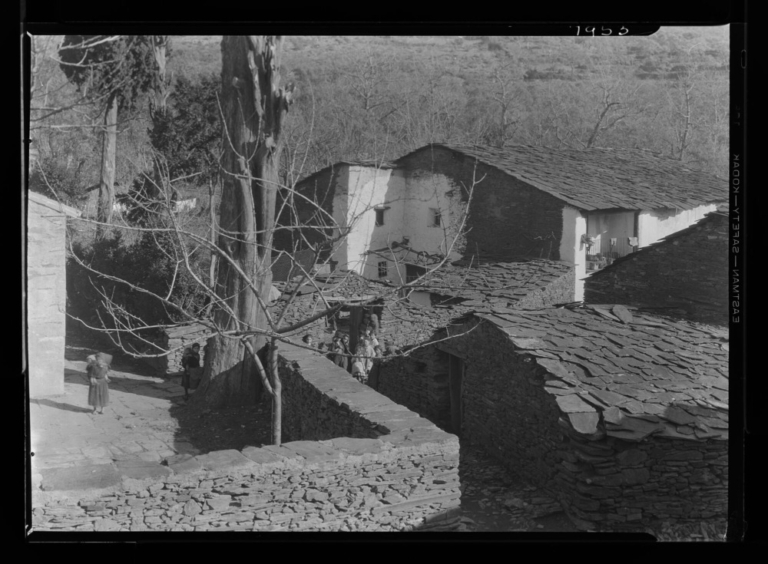 Casas cerca de la iglesia y de La Factoría
