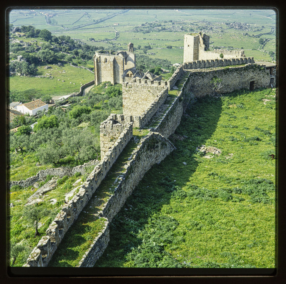 Castillo de Trujillo. Murallas y ruinas de Santo Domingo
