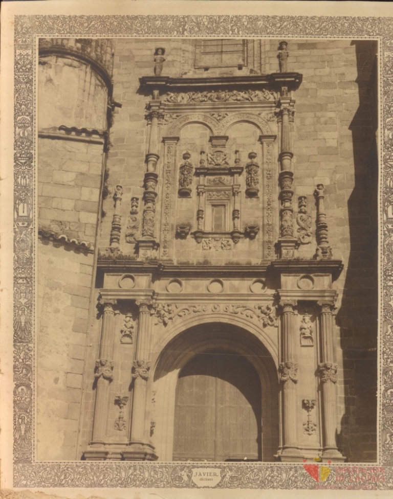 Catedral de Plasencia. Puerta saliente o del enlosado