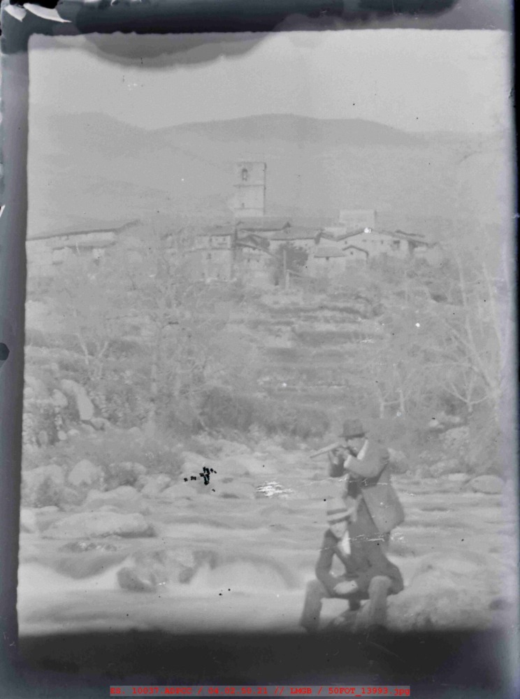 Cazadores a las afueras de Garganta la Olla
