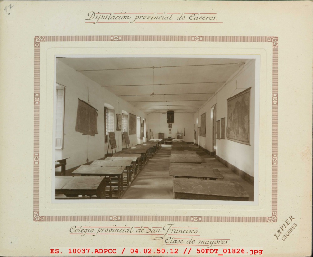 Clase de Mayores. Colegio provincial de San Francisco