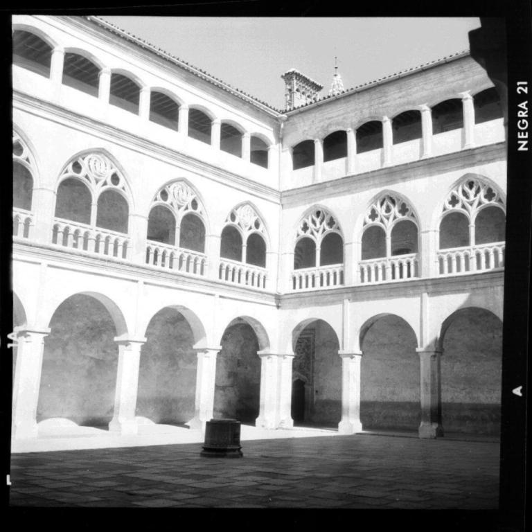 Claustro gótico