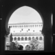 Claustro mudéjar, tras un arco · Carlos Callejo Serrano, 1960