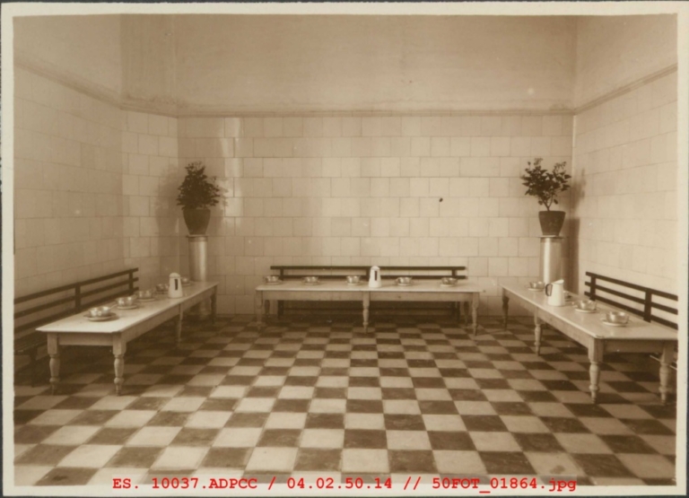 Comedor de mayores de la Casa Cuna en el Hospital Provincial
