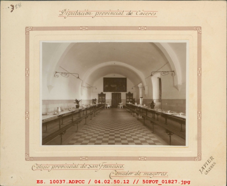 Comedor de mayores del Colegio Provincial de San Francisco
