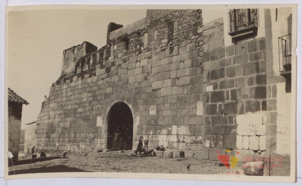 Coria: Muralla romana. Puerta del sol