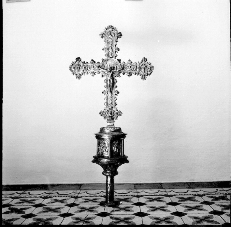 Cruz de plata de la Sacristía de la Iglesia