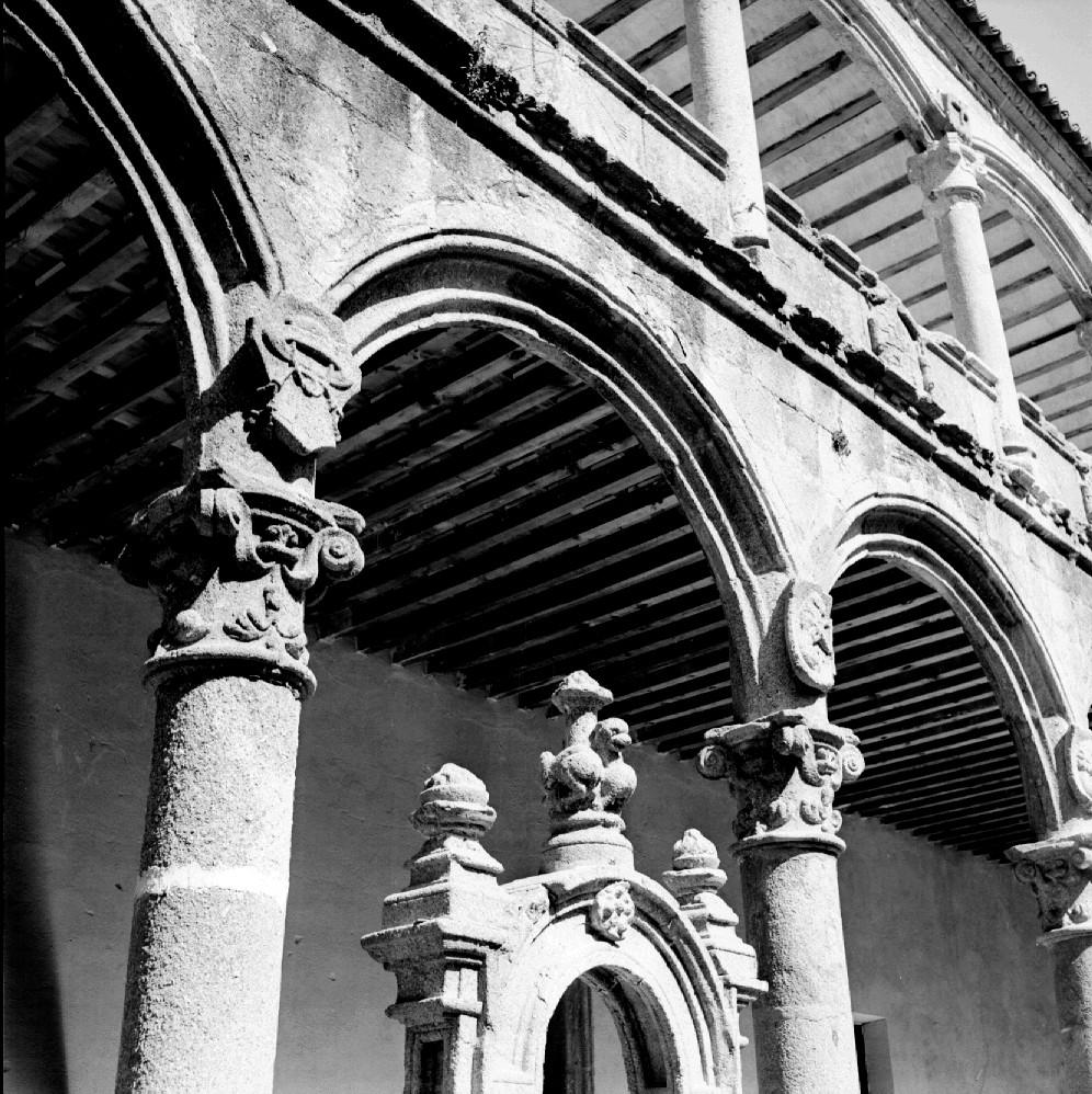 Detalle de claustro plateresco · Carlos Callejo Serrano, 1960