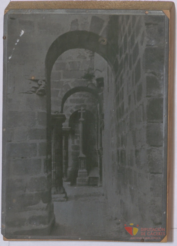Detalle del exterior de la Iglesia de Santiago de Cáceres