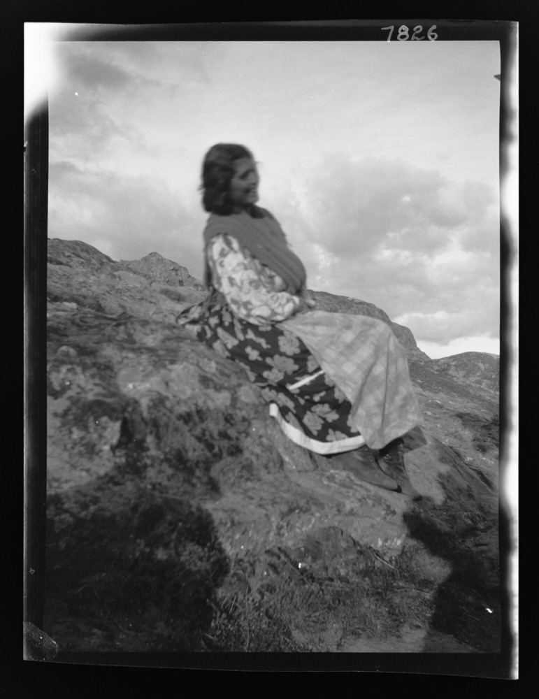 Dolores, mujer gitana: de perfil