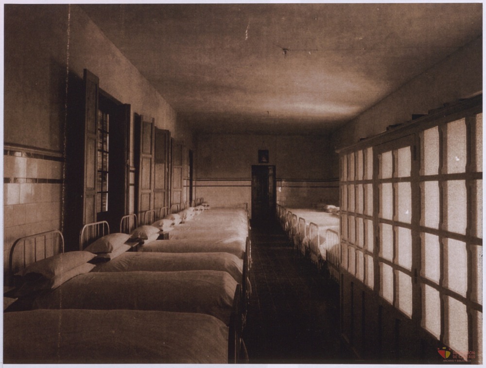 Dormitorio del Colegio Provincial de la Inmaculada de Cáceres