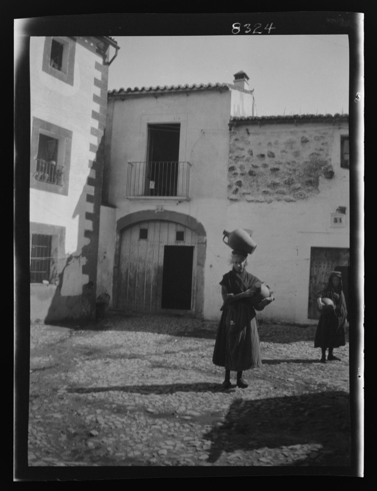 Dos aguadoras con sus cántaros