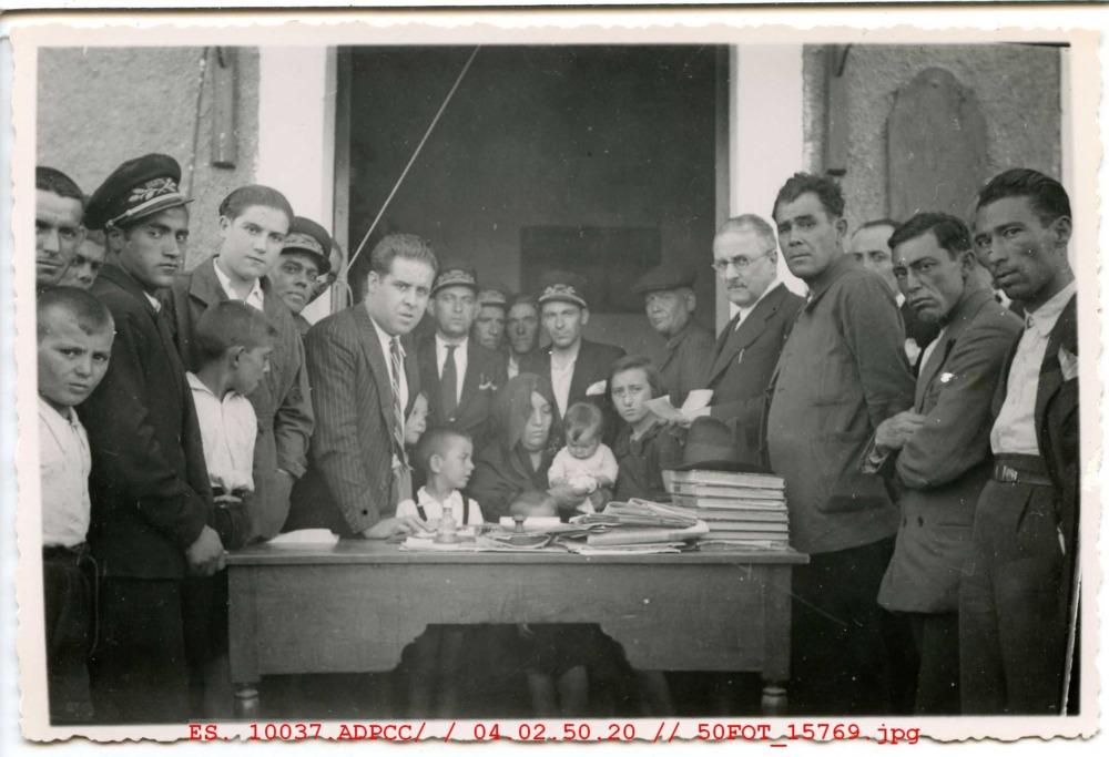 Entrega en la estación de Cáceres del título de pensionista
