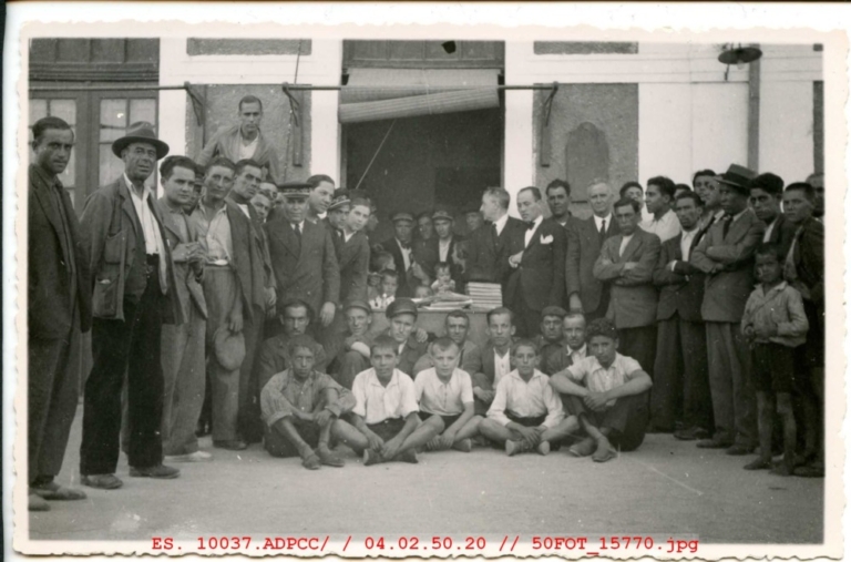 Entrega en la estación de Cáceres del título de pensionista