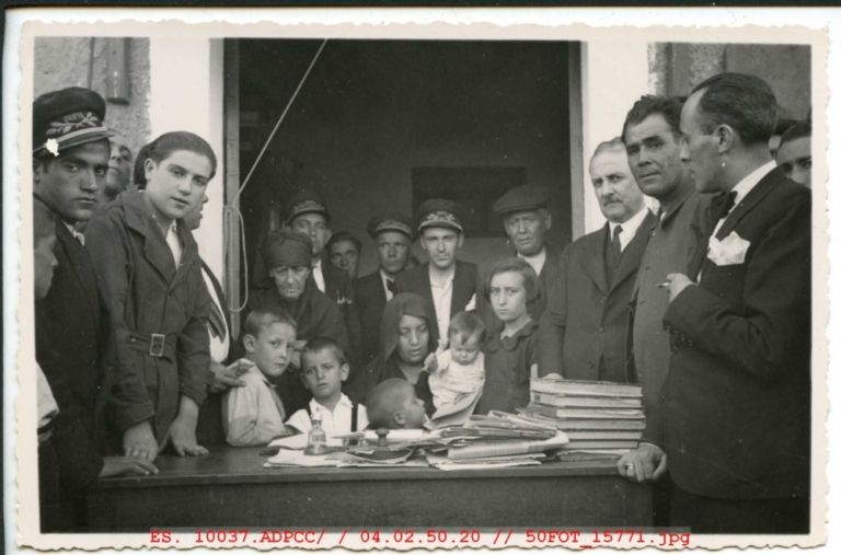 Entrega en la estación de Cáceres del título de pensionista