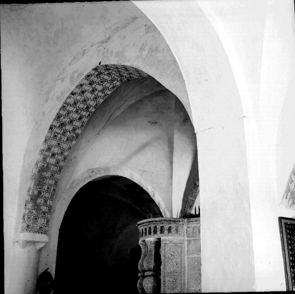 Ermita de Nuestra Sra. del Salor. pinturas de un intradosArcadas
