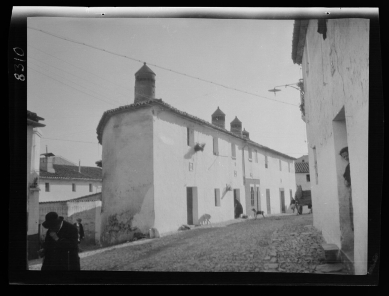 Escena cotidiana en la calle Calaff