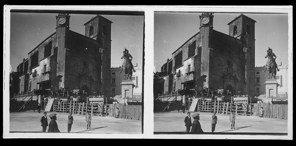 Fachada de la iglesia de San Martín de Tours