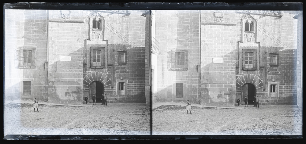Fachada del Palacio de los Golfines de Abajo