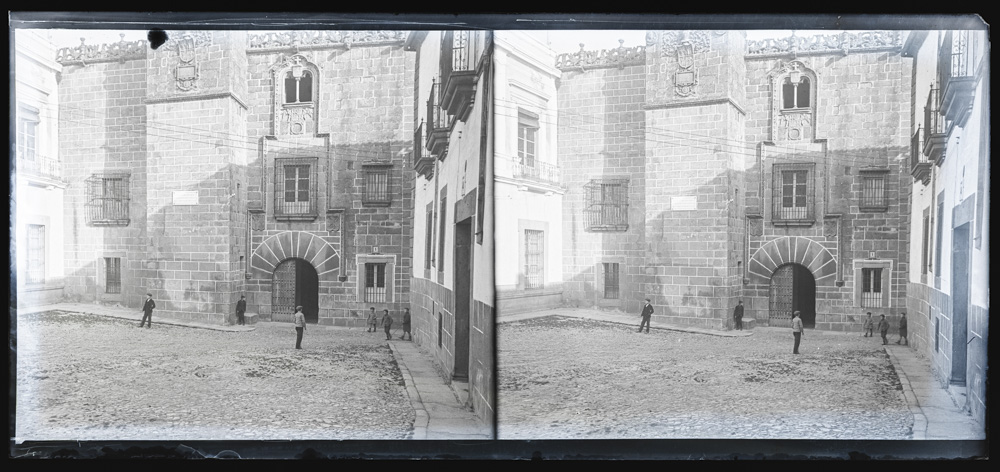 Fachada del Palacio de los Golfines de Abajo
