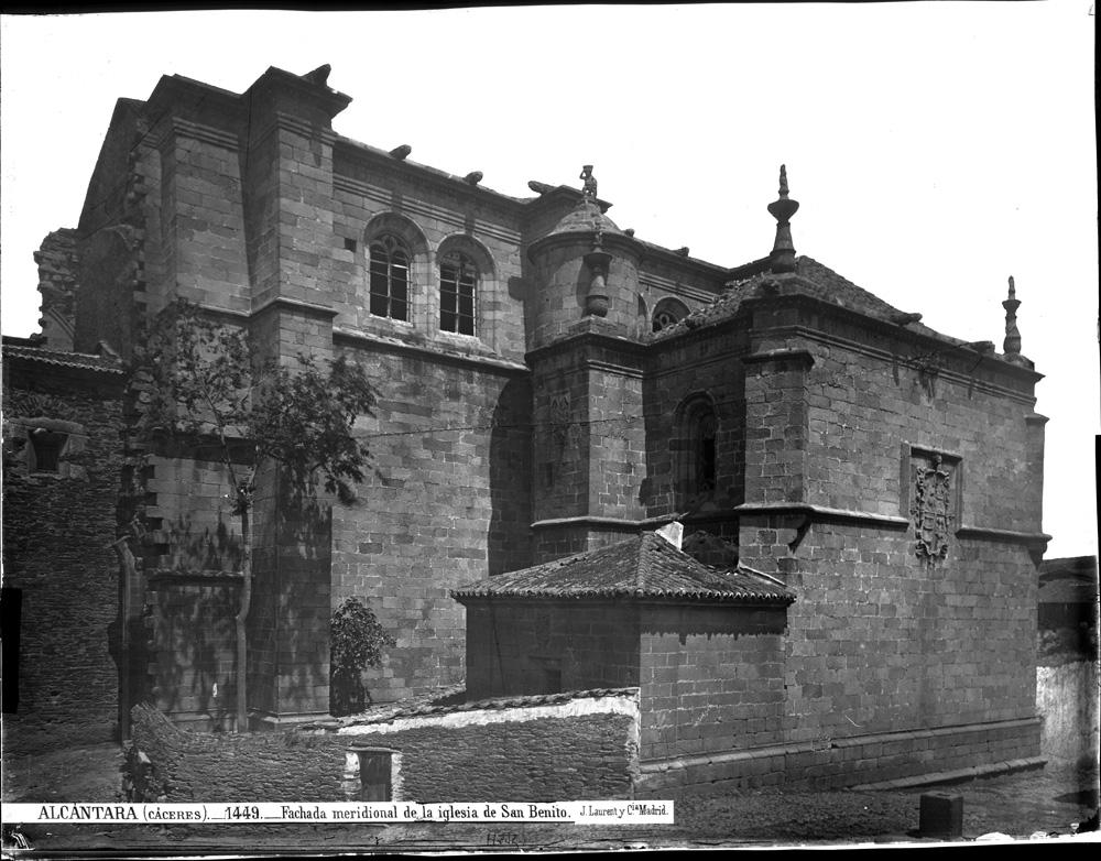 Fachada meridional de la Iglesia de San Benito