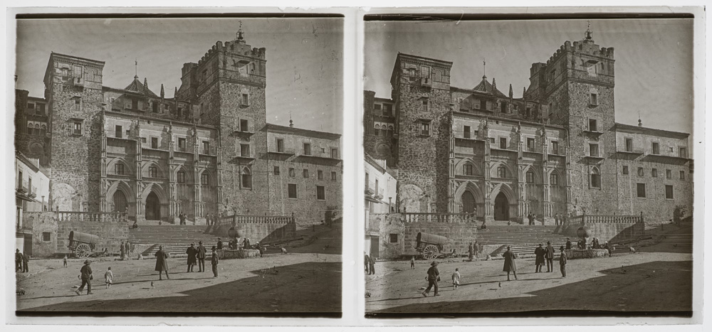 Fachada y portada principal del Monasterio de Guadalupe