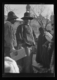 Felipe Iglesias, vecino de Montehermoso, vendiendo cencerros · Ruth Matilda Anderson, 1928
