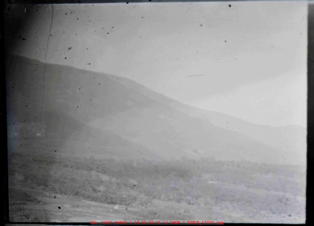 Fotografía panorámica difusa de lo que parece ser la orilla