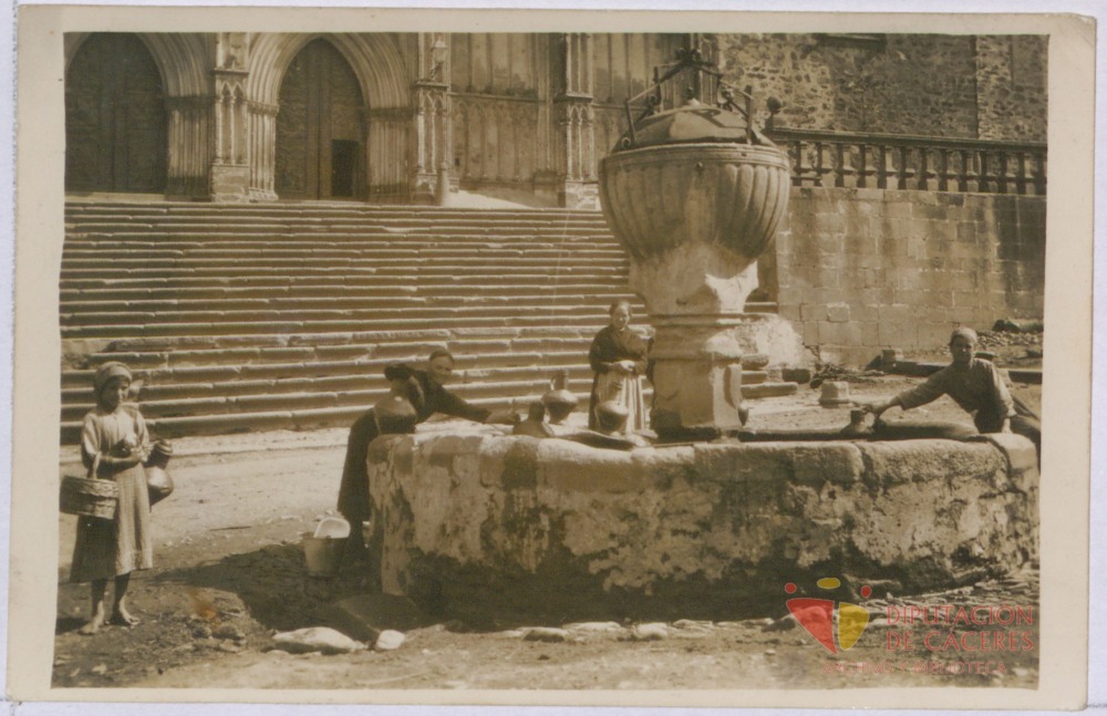 Fuente de Colón en la Plaza Santa María de Guadalupe