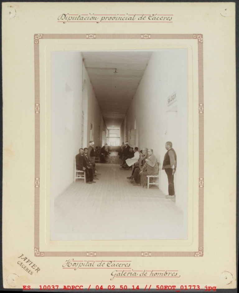 Galería de hombres del Hospital de Cáceres