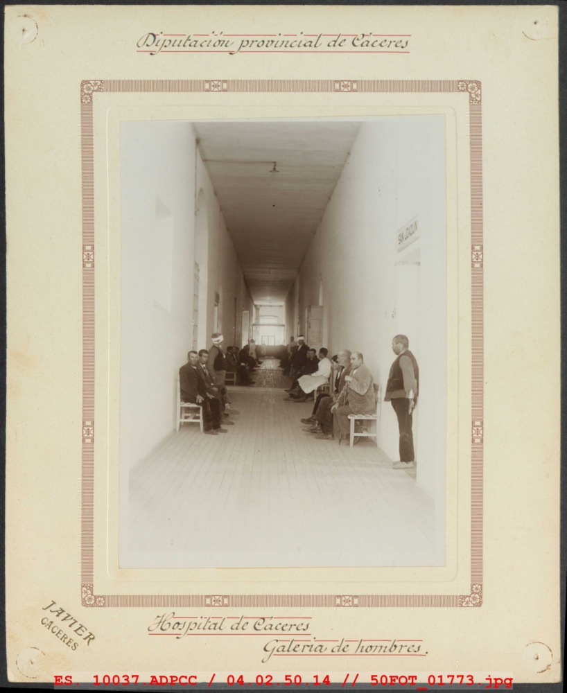 Galería de hombres del Hospital de Cáceres