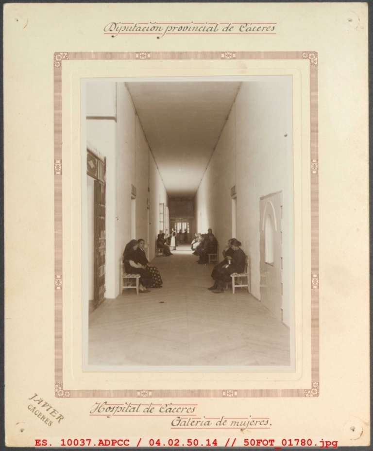 Galería de mujeres del Hospital de Cáceres