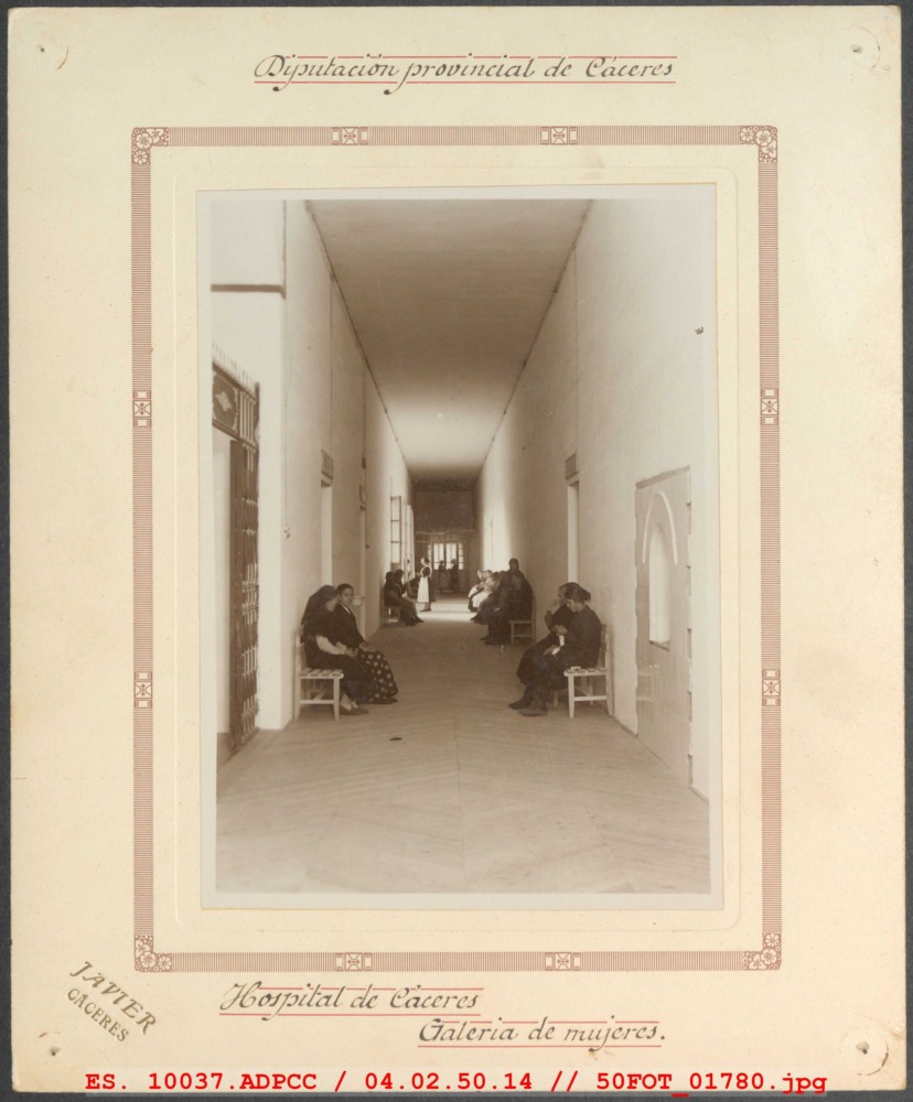 Galería de mujeres del Hospital de Cáceres