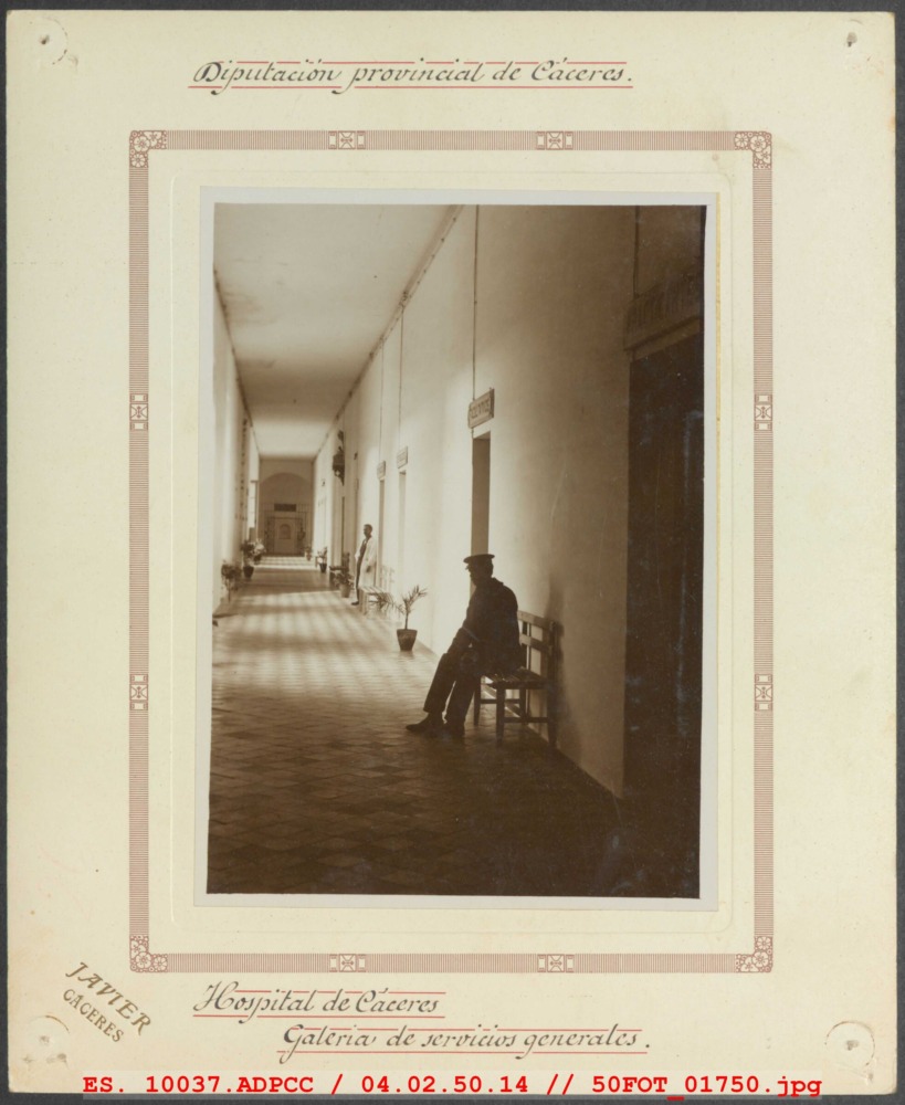 Galería de servicios generales del Hospital de Cáceres