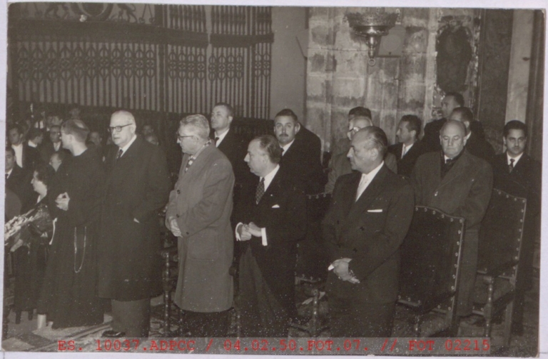 Grupo de embajadores y representantes en el Homenaje Hispano