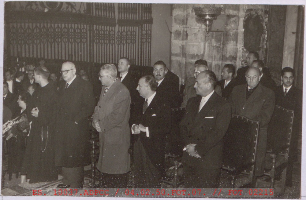 Grupo de embajadores y representantes en el Homenaje Hispano
