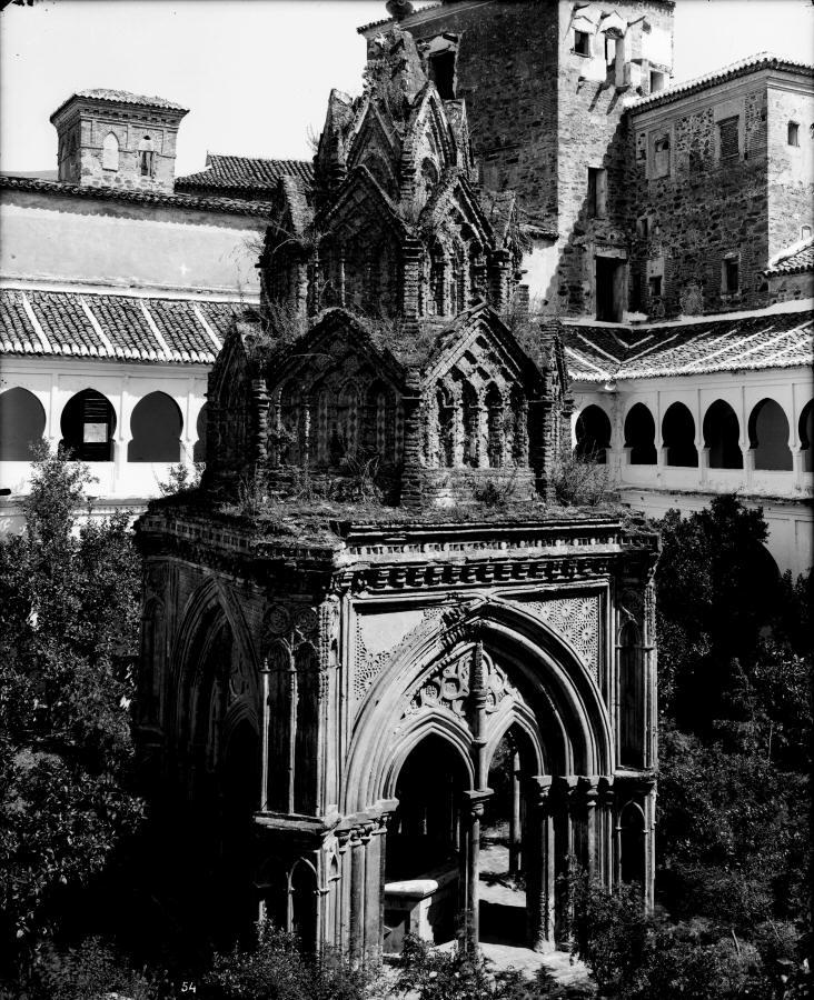 Guadalupe. Monasterio de Nuestra Señora de Guadalupe. Templete · Mariano Moreno García
