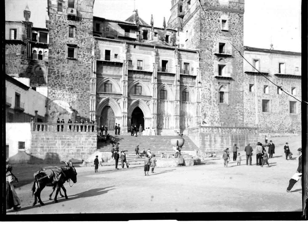 Guadalupe: monasterio. Fachada