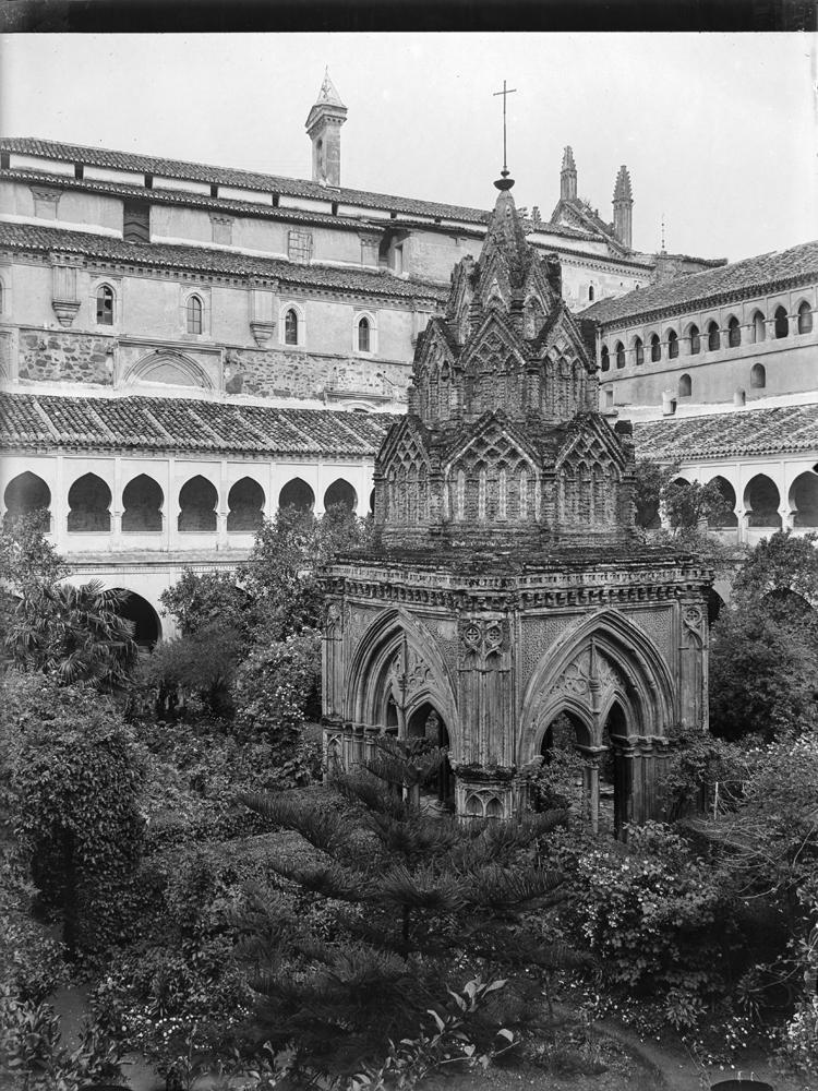 Guadalupe. Patio Mudéjar & Brunnenhaus
