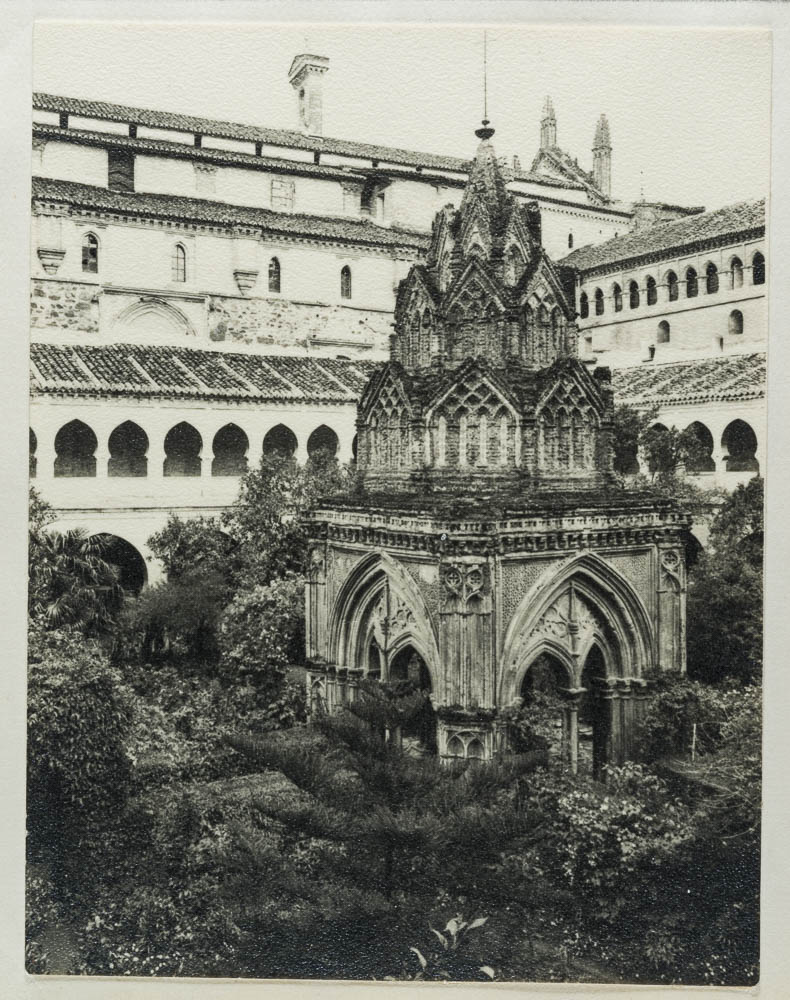 Guadalupe. Patio Mudéjar & Brunnenhaus