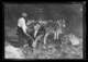 Hombre arando con burros · Ruth Matilda Anderson, 1928