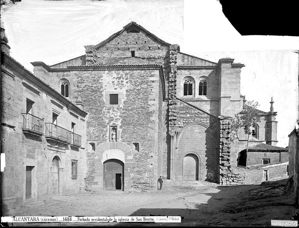 Iglesia de San Benito, fachada occidental