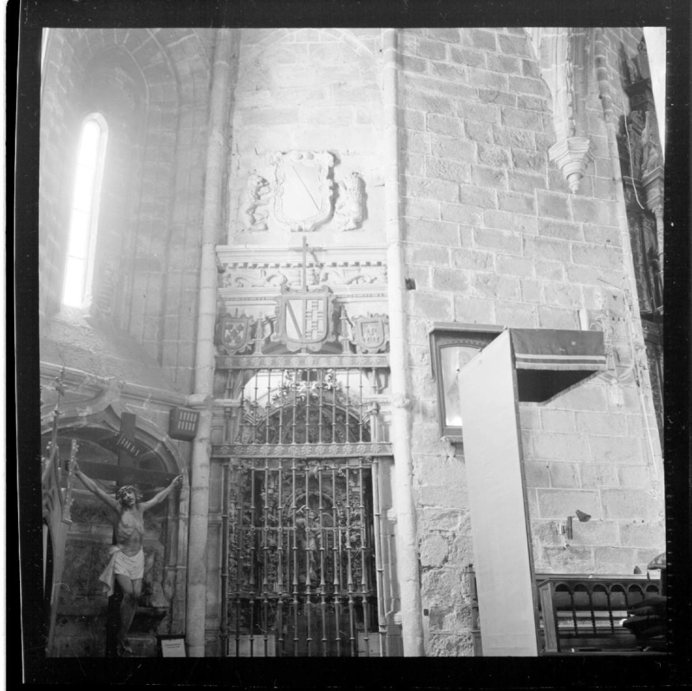 Iglesia de Santa María.Reja y Capilla de S. Miguel