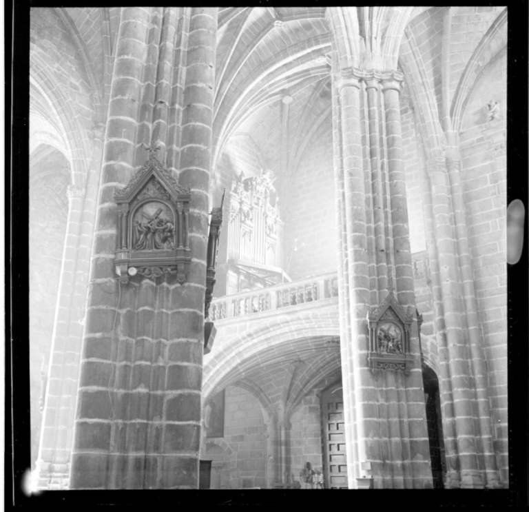 Iglesia de Santa María.Vista del Coro