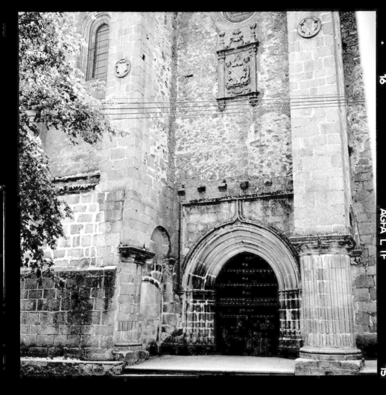 Iglesia de Santiago. Fachada Oeste