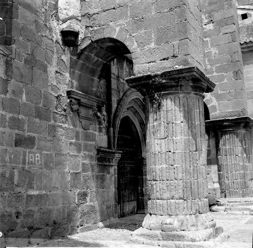 Iglesia de Santiago. Fachada Sur